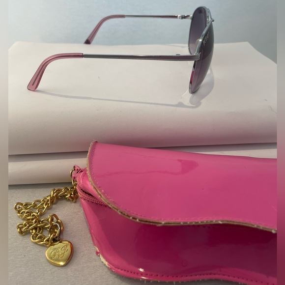Betsey Johnson Aviator Sunglasses with Case - Picture 3 of 4